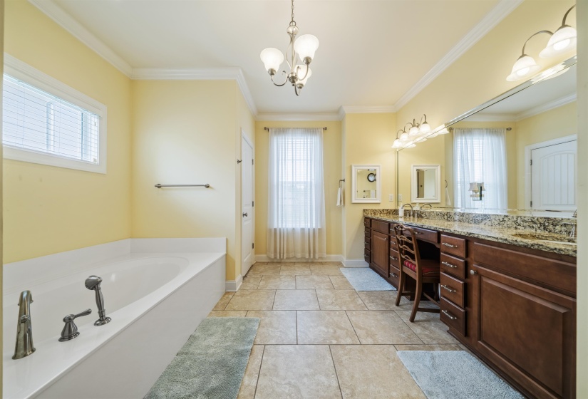 210 LINKS VIEW DR, Oakland, Tennessee 38060, 3 Bedroom Bedrooms, 11 Room Rooms,2.1 BathroomBathrooms,Residential,For Sale,LINKS VIEW,0,10222291