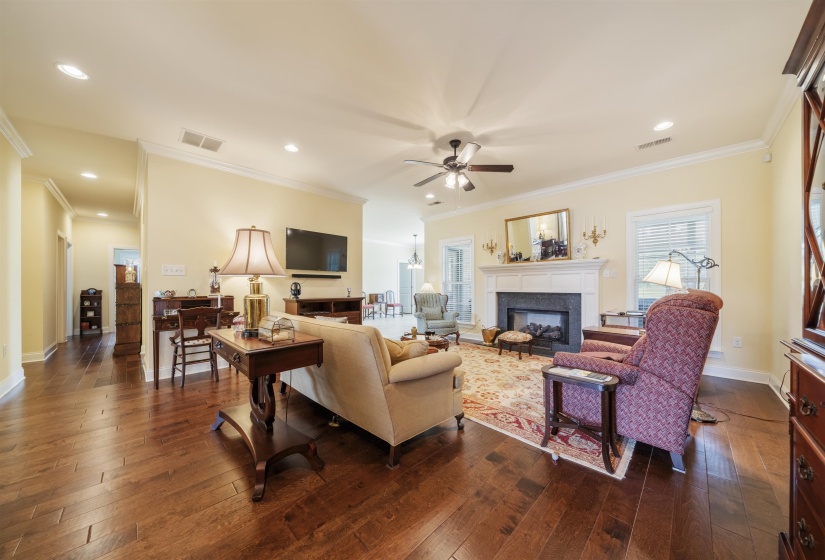 210 LINKS VIEW DR, Oakland, Tennessee 38060, 3 Bedroom Bedrooms, 11 Room Rooms,2.1 BathroomBathrooms,Residential,For Sale,LINKS VIEW,0,10222291