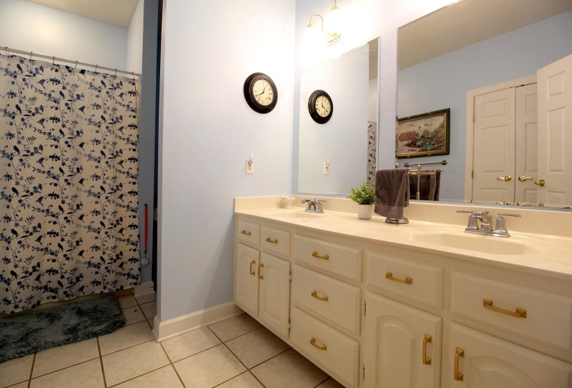 2550 REID-HOOKER RD, Eads, Tennessee 38028, 5 Bedroom Bedrooms, 11 Room Rooms,3.1 BathroomBathrooms,Residential,For Sale,REID-HOOKER,0,10222299