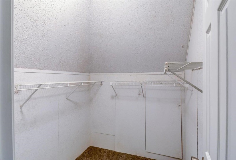 Interior closet featuring wire shelving