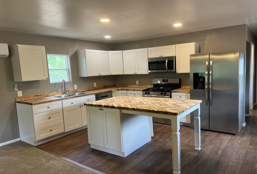 1525 BULLMAN RD, Finger, Tennessee 38334, 1 Bedroom Bedrooms, 5 Rooms Rooms,1 BathroomBathrooms,Residential,For Sale,BULLMAN,10222311