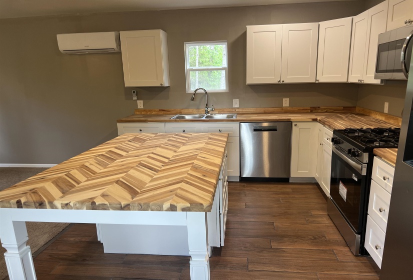 1525 BULLMAN RD, Finger, Tennessee 38334, 1 Bedroom Bedrooms, 5 Rooms Rooms,1 BathroomBathrooms,Residential,For Sale,BULLMAN,10222311