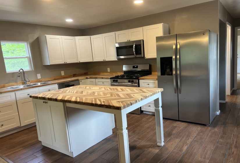 1525 BULLMAN RD, Finger, Tennessee 38334, 1 Bedroom Bedrooms, 5 Rooms Rooms,1 BathroomBathrooms,Residential,For Sale,BULLMAN,10222311