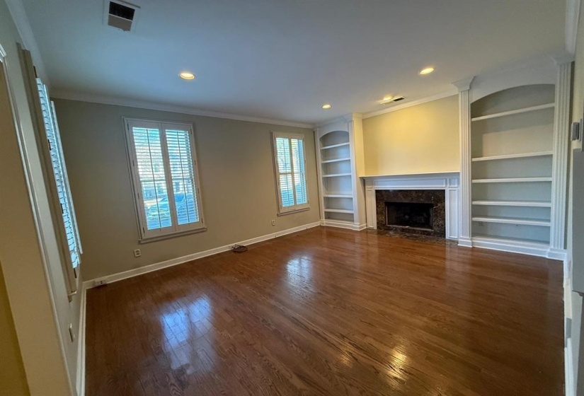 105 ISLAND CREST CIR, Memphis, Tennessee 38103, 3 Bedrooms Bedrooms, 6 Rooms Rooms,2.1 BathroomsBathrooms,Rental Properties,For Sale,ISLAND CREST,10222332