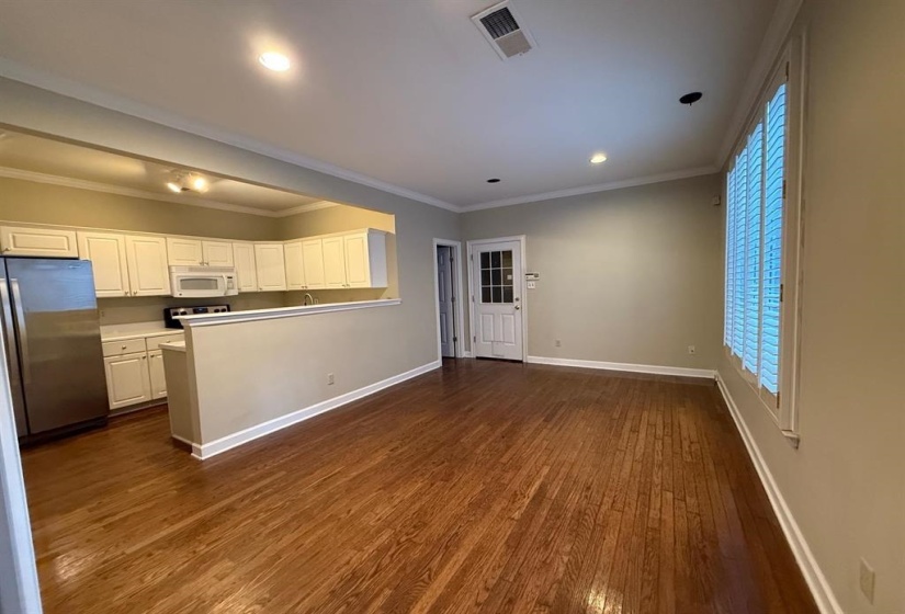 105 ISLAND CREST CIR, Memphis, Tennessee 38103, 3 Bedrooms Bedrooms, 6 Rooms Rooms,2.1 BathroomsBathrooms,Rental Properties,For Sale,ISLAND CREST,10222332
