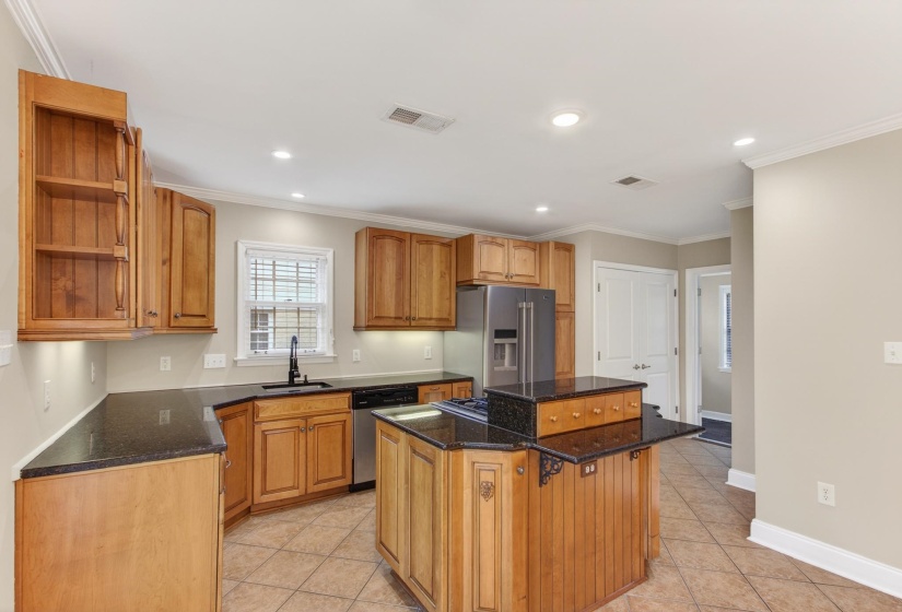2773 IROQUOIS RD, Memphis, Tennessee 38111, 2 Bedrooms Bedrooms, 6 Rooms Rooms,2 BathroomsBathrooms,Residential,For Sale,IROQUOIS,10222324