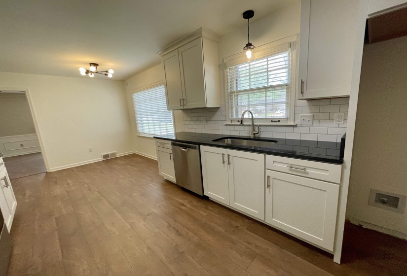 2420 STRATFIELD DR, Germantown, Tennessee 38139, 4 Bedrooms Bedrooms, 8 Rooms Rooms,2.1 BathroomsBathrooms,Rental Properties,For Sale,STRATFIELD,10222337