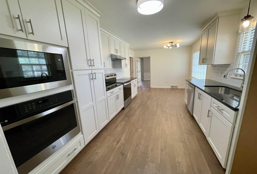 2420 STRATFIELD DR, Germantown, Tennessee 38139, 4 Bedrooms Bedrooms, 8 Rooms Rooms,2.1 BathroomsBathrooms,Rental Properties,For Sale,STRATFIELD,10222337
