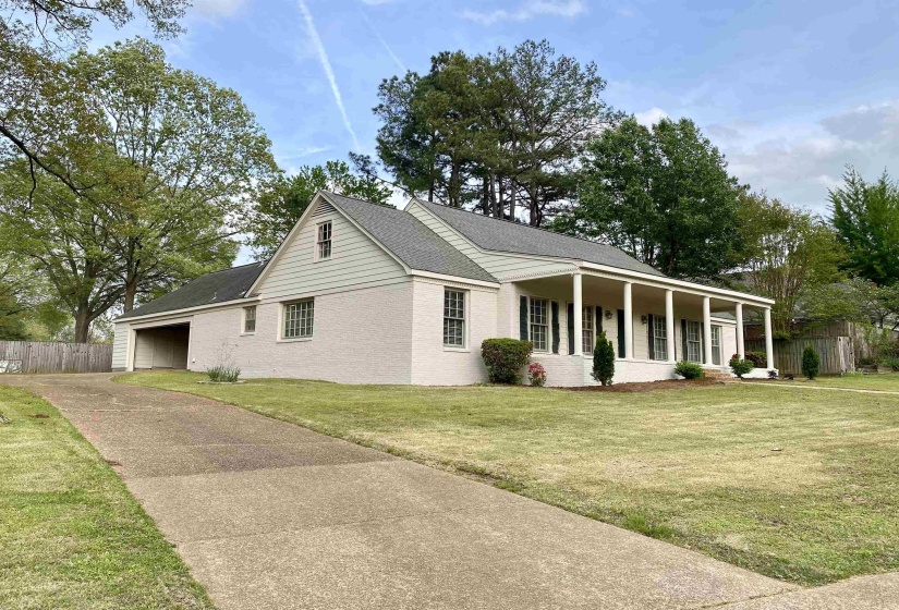 2420 STRATFIELD DR, Germantown, Tennessee 38139, 4 Bedrooms Bedrooms, 8 Rooms Rooms,2.1 BathroomsBathrooms,Rental Properties,For Sale,STRATFIELD,10222337