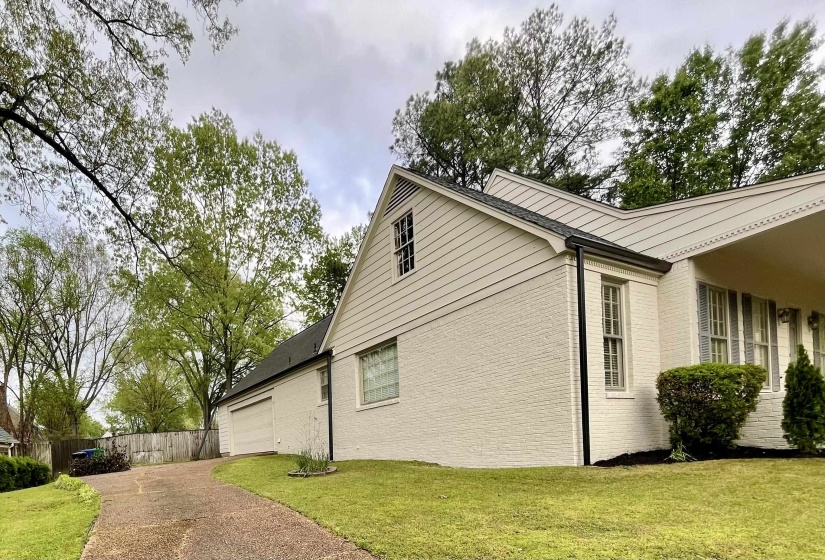 2420 STRATFIELD DR, Germantown, Tennessee 38139, 4 Bedrooms Bedrooms, 8 Rooms Rooms,2.1 BathroomsBathrooms,Rental Properties,For Sale,STRATFIELD,10222337