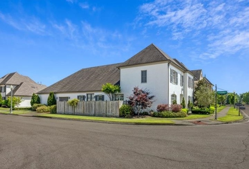 1842 ENCLAVE GREEN LN, Germantown, Tennessee 38139, 4 Bedrooms Bedrooms, 12 Rooms Rooms,3 BathroomsBathrooms,Residential,For Sale,ENCLAVE GREEN,10222338
