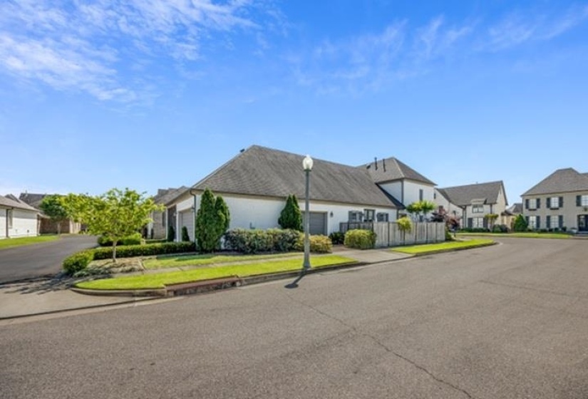 1842 ENCLAVE GREEN LN, Germantown, Tennessee 38139, 4 Bedrooms Bedrooms, 12 Rooms Rooms,3 BathroomsBathrooms,Residential,For Sale,ENCLAVE GREEN,10222338