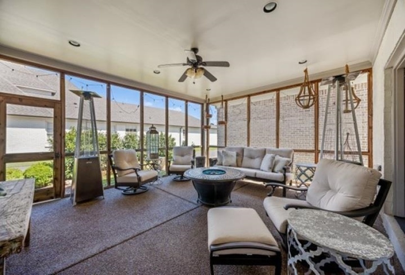 1842 ENCLAVE GREEN LN, Germantown, Tennessee 38139, 4 Bedrooms Bedrooms, 12 Rooms Rooms,3 BathroomsBathrooms,Residential,For Sale,ENCLAVE GREEN,10222338