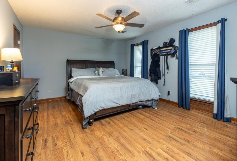 3307 YALEWOOD DR, Bartlett, Tennessee 38134, 4 Bedrooms Bedrooms, 8 Rooms Rooms,2 BathroomsBathrooms,Residential,For Sale,YALEWOOD,10222348
