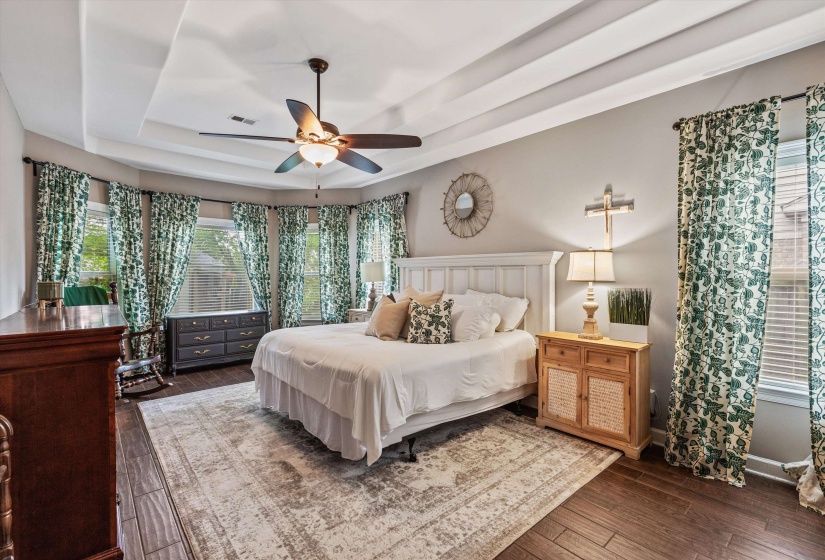 210 WHISPERING MEADOWS DR, Oakland, Tennessee 38060, 4 Bedrooms Bedrooms, 8 Rooms Rooms,2.1 BathroomsBathrooms,Residential,For Sale,WHISPERING MEADOWS,10222358