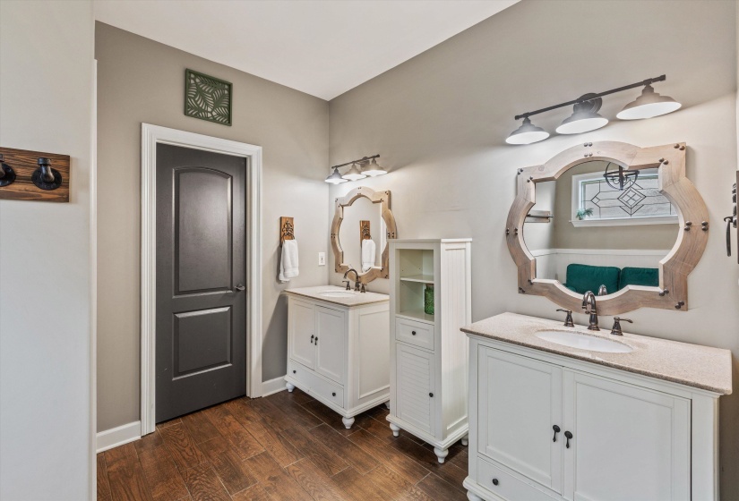 210 WHISPERING MEADOWS DR, Oakland, Tennessee 38060, 4 Bedrooms Bedrooms, 8 Rooms Rooms,2.1 BathroomsBathrooms,Residential,For Sale,WHISPERING MEADOWS,10222358