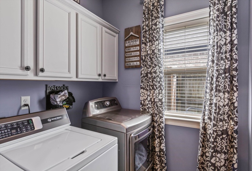 210 WHISPERING MEADOWS DR, Oakland, Tennessee 38060, 4 Bedrooms Bedrooms, 8 Rooms Rooms,2.1 BathroomsBathrooms,Residential,For Sale,WHISPERING MEADOWS,10222358