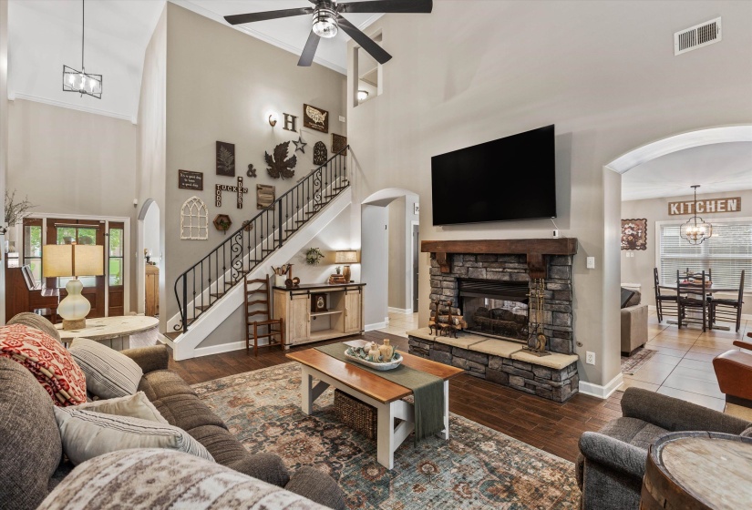 210 WHISPERING MEADOWS DR, Oakland, Tennessee 38060, 4 Bedrooms Bedrooms, 8 Rooms Rooms,2.1 BathroomsBathrooms,Residential,For Sale,WHISPERING MEADOWS,10222358