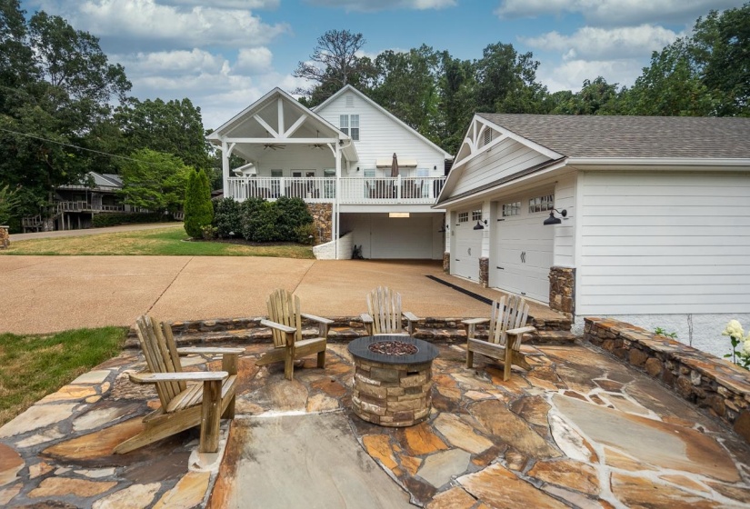 455 LAKESHORE DR, Counce, Tennessee 38326, 3 Bedroom Bedrooms, 8 Room Rooms,2.1 BathroomBathrooms,Residential,For Sale,LAKESHORE,0,10191809