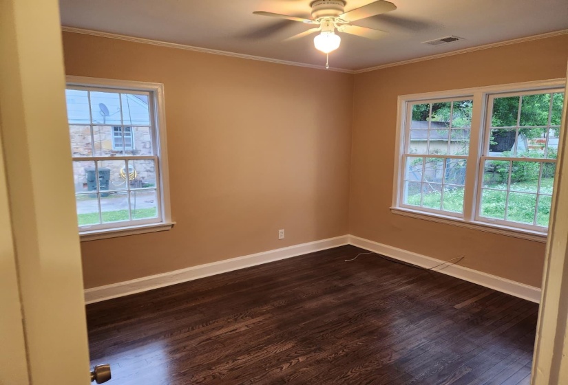 4101 BURROW AVE, Memphis, Tennessee 38128, 3 Bedrooms Bedrooms, 5 Rooms Rooms,1 BathroomBathrooms,Residential,For Sale,BURROW,10222384