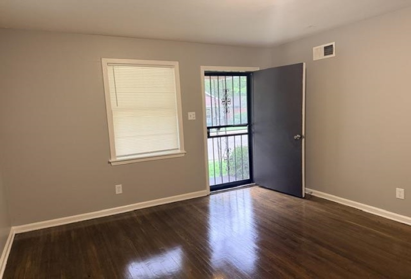 3597 BAYLISS AVE, Memphis, Tennessee 38122, 3 Bedrooms Bedrooms, 5 Rooms Rooms,1 BathroomBathrooms,Residential,For Sale,BAYLISS,10222397