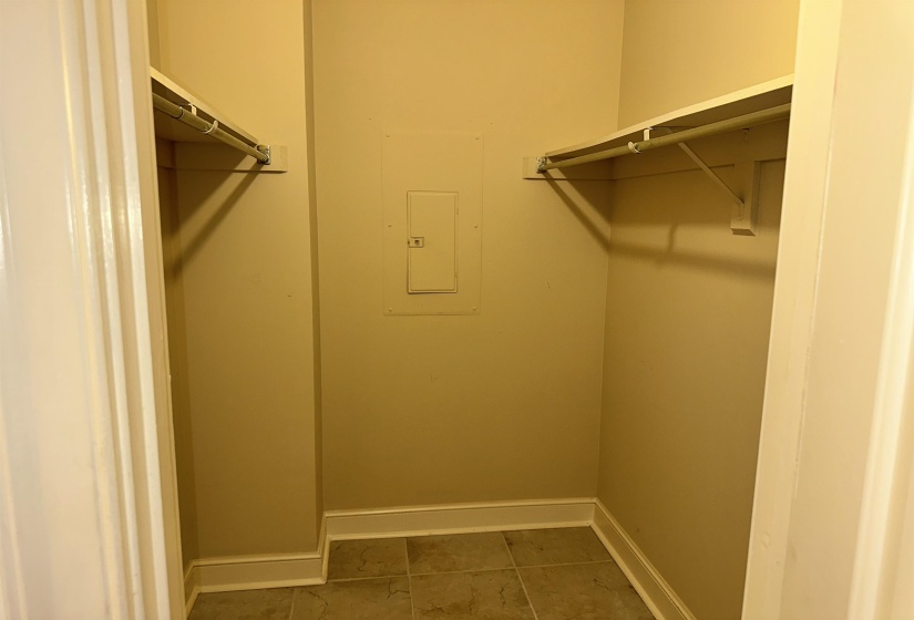 5400 PARK AVE, Memphis, Tennessee 38119, 1 Bedroom Bedrooms, 4 Rooms Rooms,1 BathroomBathrooms,Rental Properties,For Sale,PARK,10222431