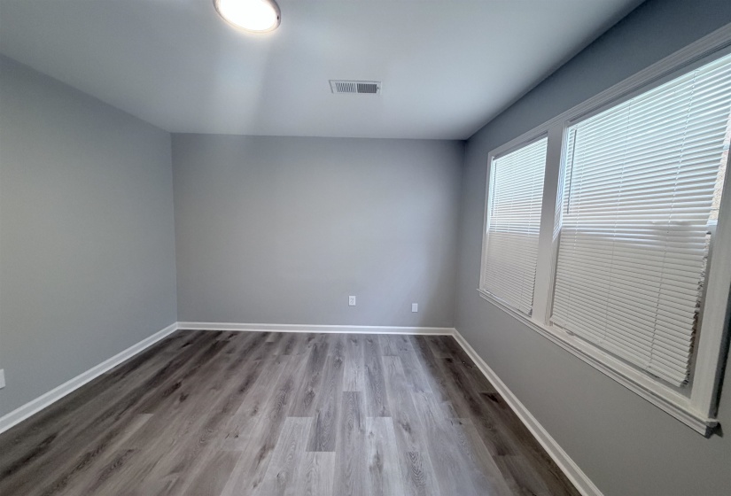 793 HOLLYWOOD ST, Memphis, Tennessee 38112, 2 Bedrooms Bedrooms, 5 Rooms Rooms,1 BathroomBathrooms,Rental Properties,For Sale,HOLLYWOOD,10222440