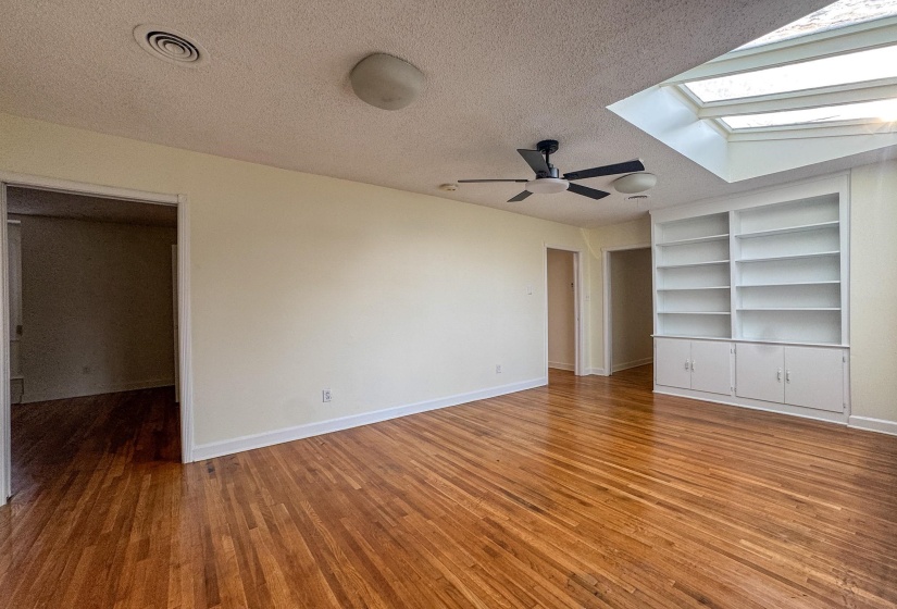 1345 HICKORY RIDGE COVE CV, Memphis, Tennessee 38116, 4 Bedroom Bedrooms, 12 Room Rooms,3 BathroomBathrooms,Residential,For Sale,HICKORY RIDGE COVE,0,10222381