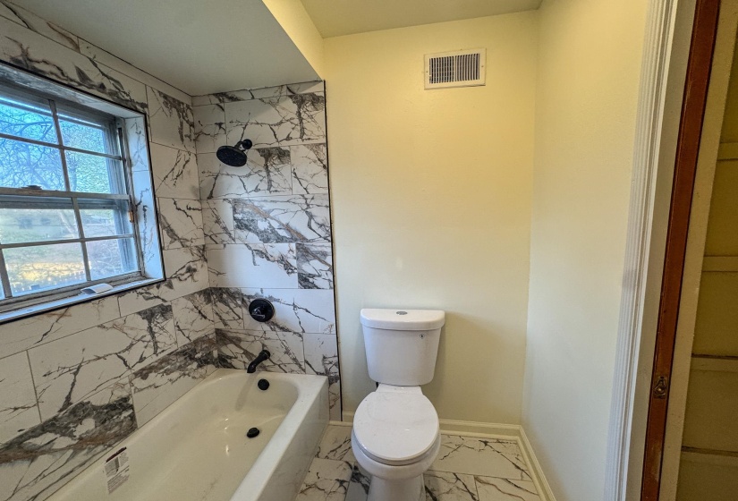 1345 HICKORY RIDGE COVE CV, Memphis, Tennessee 38116, 4 Bedroom Bedrooms, 12 Room Rooms,3 BathroomBathrooms,Residential,For Sale,HICKORY RIDGE COVE,0,10222381