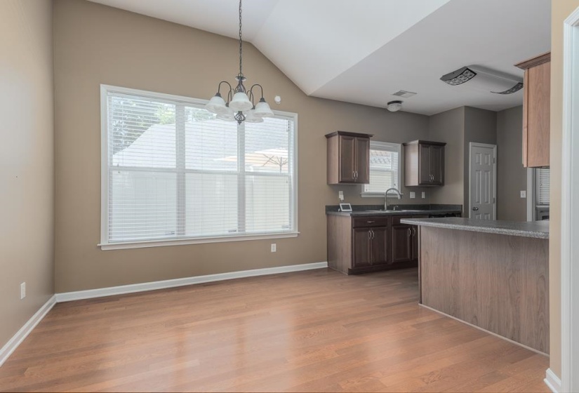 1271 ISLE BAY DR, Memphis, Tennessee 38103, 2 Bedroom Bedrooms, 5 Room Rooms,2 BathroomBathrooms,Residential,For Sale,ISLE BAY,0,10222414