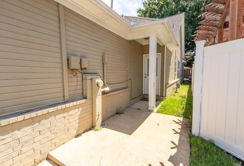 1271 ISLE BAY DR, Memphis, Tennessee 38103, 2 Bedroom Bedrooms, 5 Room Rooms,2 BathroomBathrooms,Residential,For Sale,ISLE BAY,0,10222414
