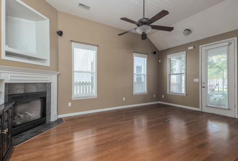 1271 ISLE BAY DR, Memphis, Tennessee 38103, 2 Bedroom Bedrooms, 5 Room Rooms,2 BathroomBathrooms,Residential,For Sale,ISLE BAY,0,10222414