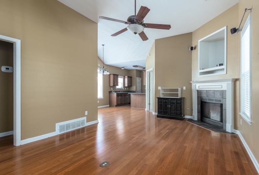 1271 ISLE BAY DR, Memphis, Tennessee 38103, 2 Bedroom Bedrooms, 5 Room Rooms,2 BathroomBathrooms,Residential,For Sale,ISLE BAY,0,10222414