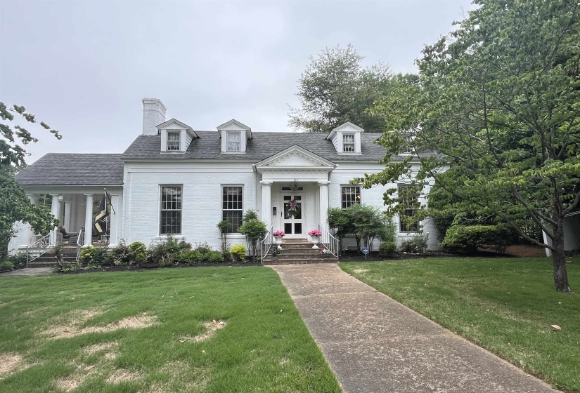 164 JEFFERSON ST, Ripley, Tennessee 38063-1748, 4 Bedrooms Bedrooms, 8 Rooms Rooms,3 BathroomsBathrooms,Residential,For Sale,JEFFERSON,10222417