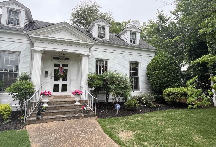 164 JEFFERSON ST, Ripley, Tennessee 38063-1748, 4 Bedrooms Bedrooms, 8 Rooms Rooms,3 BathroomsBathrooms,Residential,For Sale,JEFFERSON,10222417