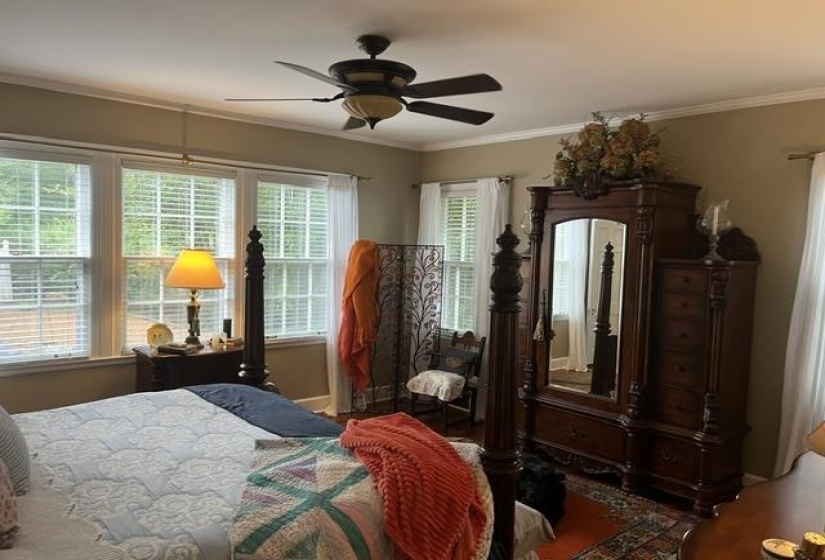 164 JEFFERSON ST, Ripley, Tennessee 38063-1748, 4 Bedrooms Bedrooms, 8 Rooms Rooms,3 BathroomsBathrooms,Residential,For Sale,JEFFERSON,10222417