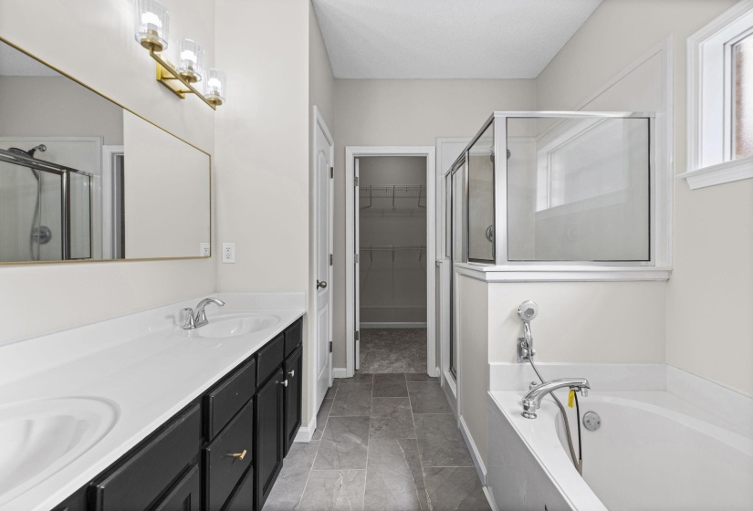 467 DIRKS CAIRN CV, Memphis, Tennessee 38018, 4 Bedrooms Bedrooms, 8 Rooms Rooms,2.1 BathroomsBathrooms,Residential,For Sale,DIRKS CAIRN,10222421