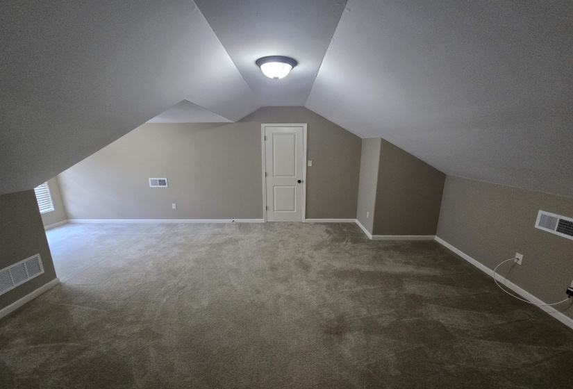 8949 POPLAR PIKE, Germantown, Tennessee 38138, 3 Bedroom Bedrooms, 8 Room Rooms,2.1 BathroomBathrooms,Rental Properties,For Sale,POPLAR,0,10222456