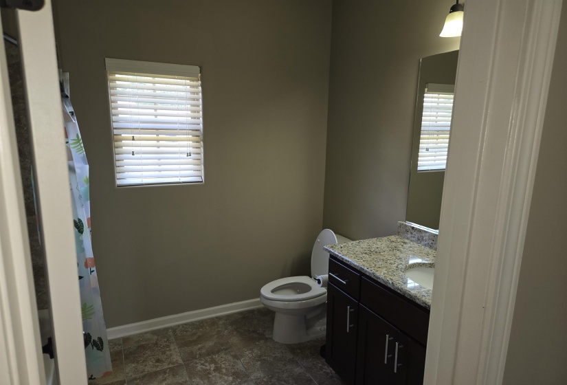 8949 POPLAR PIKE, Germantown, Tennessee 38138, 3 Bedroom Bedrooms, 8 Room Rooms,2.1 BathroomBathrooms,Rental Properties,For Sale,POPLAR,0,10222456
