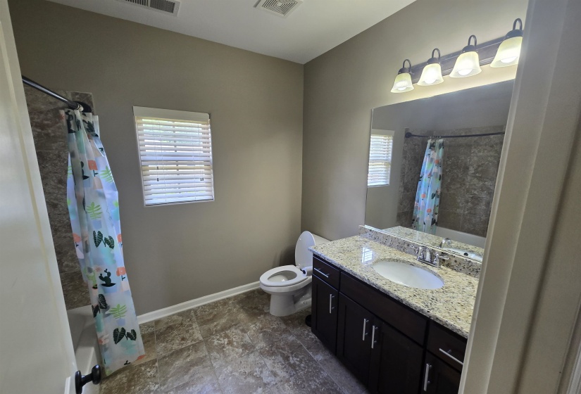 8949 POPLAR PIKE, Germantown, Tennessee 38138, 3 Bedroom Bedrooms, 8 Room Rooms,2.1 BathroomBathrooms,Rental Properties,For Sale,POPLAR,0,10222456