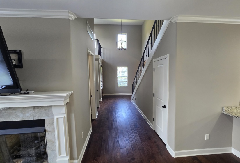 8949 POPLAR PIKE, Germantown, Tennessee 38138, 3 Bedroom Bedrooms, 8 Room Rooms,2.1 BathroomBathrooms,Rental Properties,For Sale,POPLAR,0,10222456