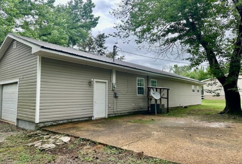 15 BROOKWOOD LOOP, Adamsville, Tennessee 38310, 3 Bedrooms Bedrooms, 7 Rooms Rooms,2 BathroomsBathrooms,Residential,For Sale,BROOKWOOD,10222446