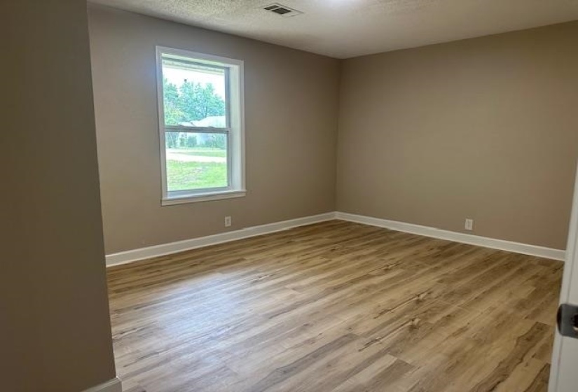 15 BROOKWOOD LOOP, Adamsville, Tennessee 38310, 3 Bedrooms Bedrooms, 7 Rooms Rooms,2 BathroomsBathrooms,Residential,For Sale,BROOKWOOD,10222446