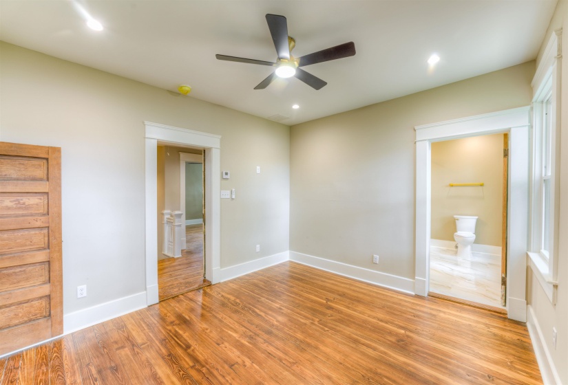 2165 MONROE AVE, Memphis, Tennessee 38104, 4 Bedrooms Bedrooms, 8 Rooms Rooms,3 BathroomsBathrooms,Residential,For Sale,MONROE,10222447