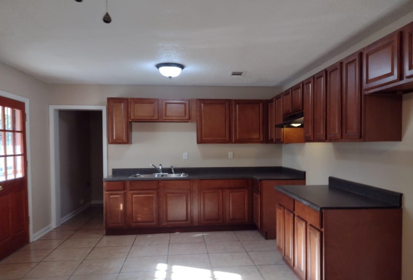 605 LEAVERT AVE, Memphis, Tennessee 38127, 3 Bedroom Bedrooms, 6 Room Rooms,1 BathroomBathrooms,Residential,For Sale,LEAVERT,0,10222451