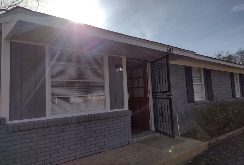 605 LEAVERT AVE, Memphis, Tennessee 38127, 3 Bedroom Bedrooms, 6 Room Rooms,1 BathroomBathrooms,Residential,For Sale,LEAVERT,0,10222451