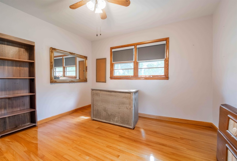 1037 END ST, Bolivar, Tennessee 38008-2424, 3 Bedrooms Bedrooms, 6 Rooms Rooms,2 BathroomsBathrooms,Residential,For Sale,END,10222457