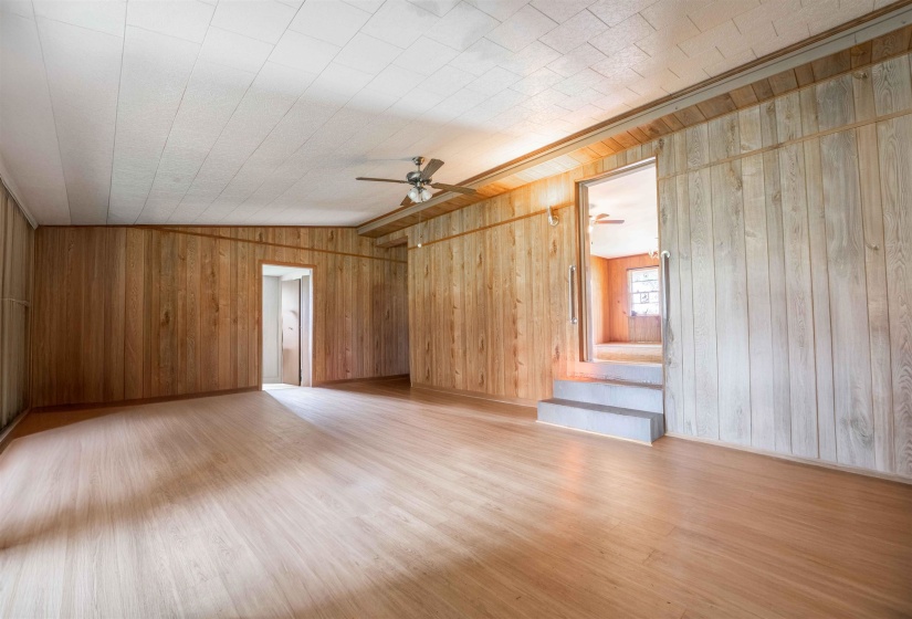 1037 END ST, Bolivar, Tennessee 38008-2424, 3 Bedrooms Bedrooms, 6 Rooms Rooms,2 BathroomsBathrooms,Residential,For Sale,END,10222457