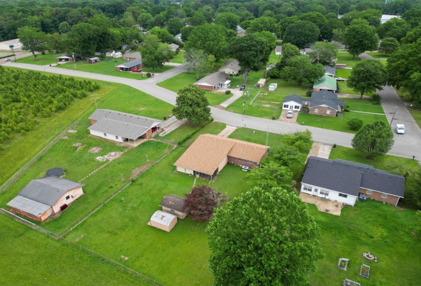 1037 END ST, Bolivar, Tennessee 38008-2424, 3 Bedrooms Bedrooms, 6 Rooms Rooms,2 BathroomsBathrooms,Residential,For Sale,END,10222457