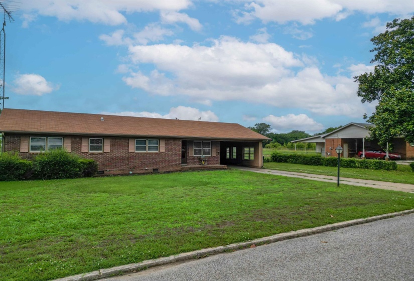 1037 END ST, Bolivar, Tennessee 38008-2424, 3 Bedrooms Bedrooms, 6 Rooms Rooms,2 BathroomsBathrooms,Residential,For Sale,END,10222457